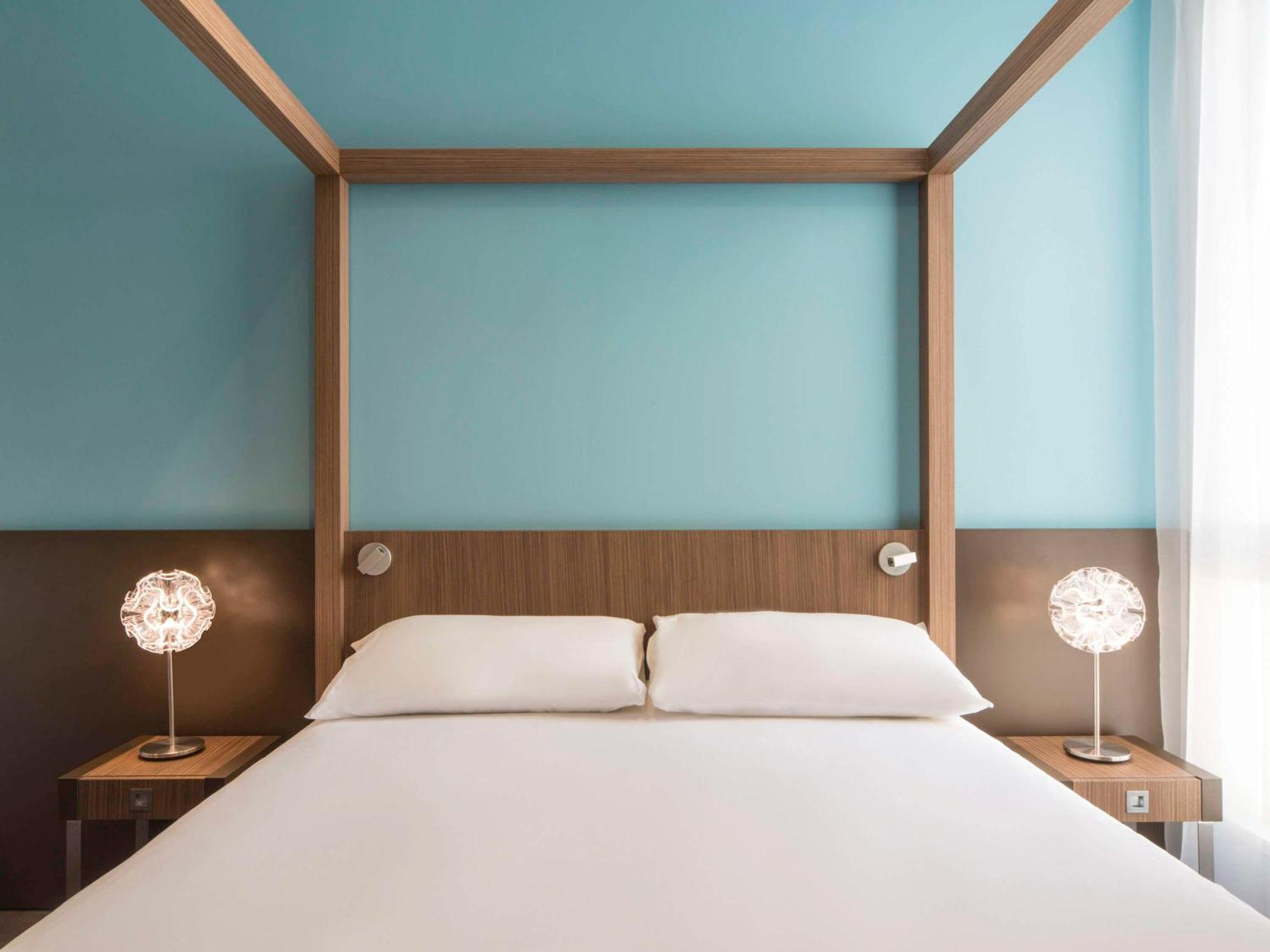 Отель Ibis Styles La Rochelle Centre Экстерьер фото