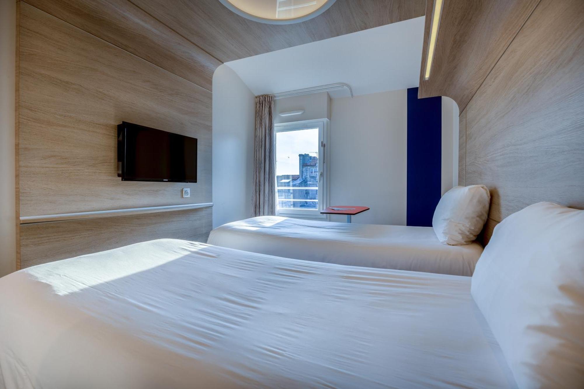 Отель Ibis Styles La Rochelle Centre Экстерьер фото