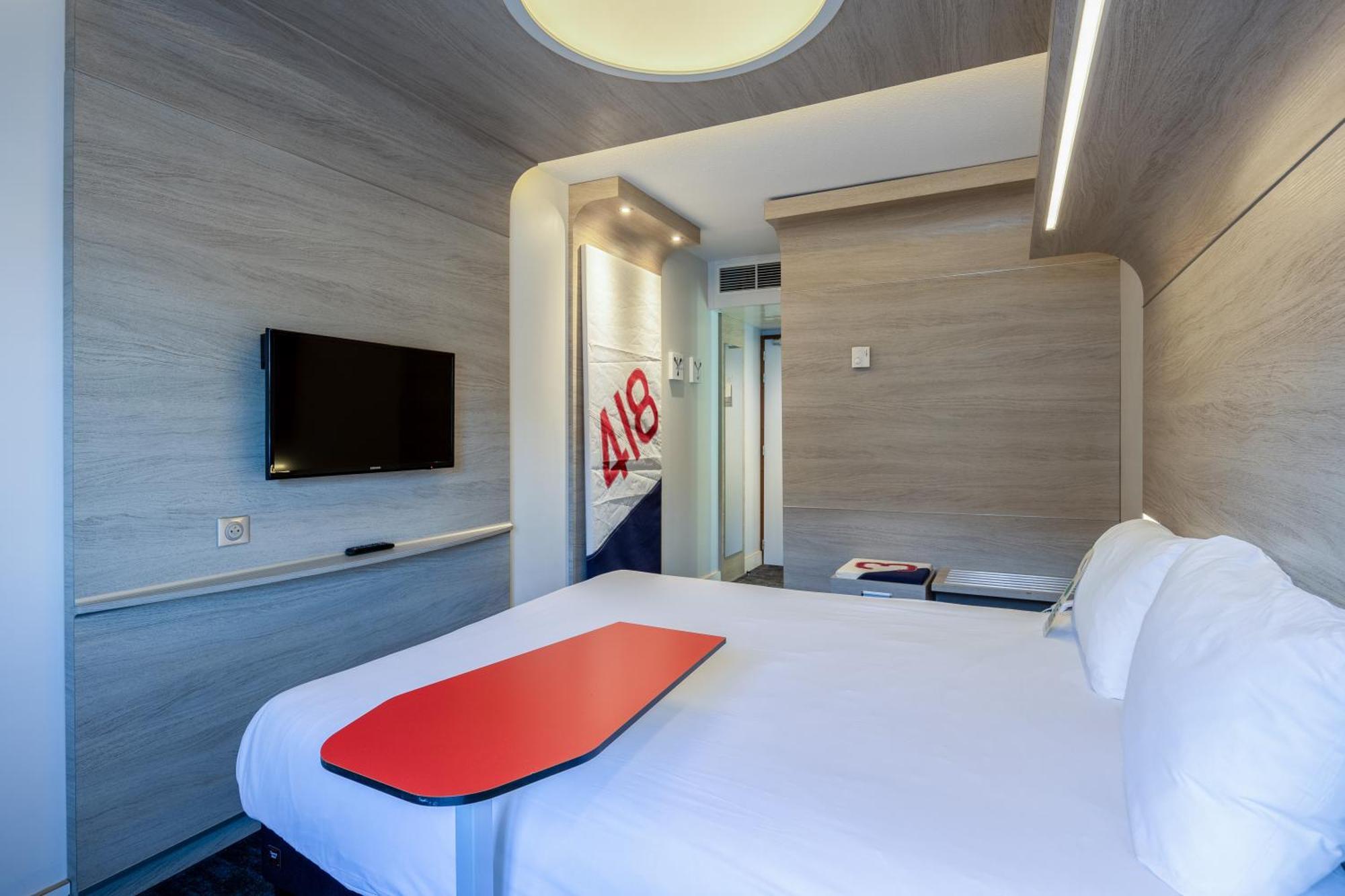Отель Ibis Styles La Rochelle Centre Экстерьер фото