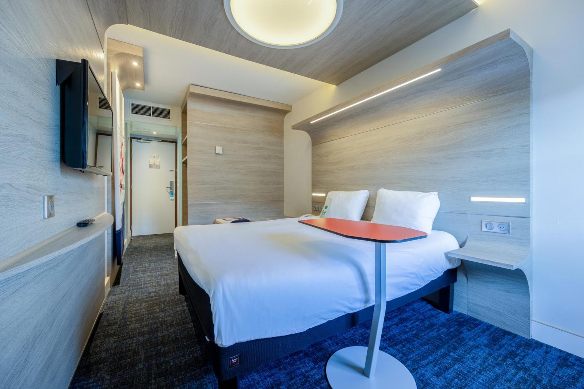 Отель Ibis Styles La Rochelle Centre Экстерьер фото