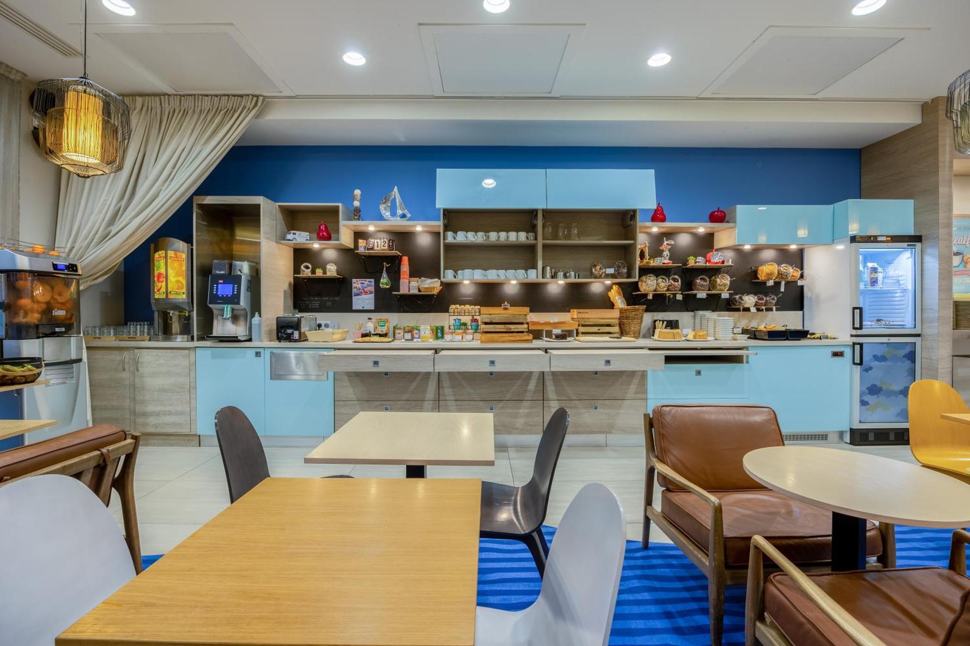 Отель Ibis Styles La Rochelle Centre Экстерьер фото