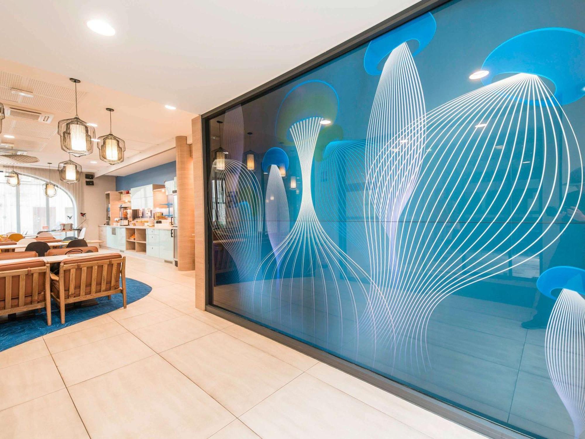 Отель Ibis Styles La Rochelle Centre Экстерьер фото
