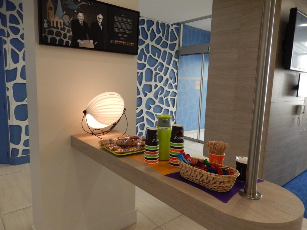 Отель Ibis Styles La Rochelle Centre Экстерьер фото